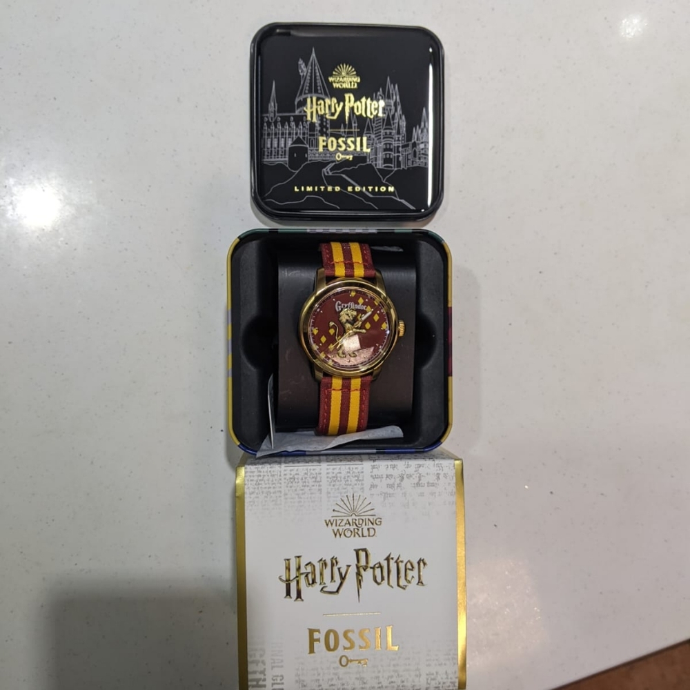 Harry Potter Collectors Watch LIMITED EDITION 2301/7306 Worldwide